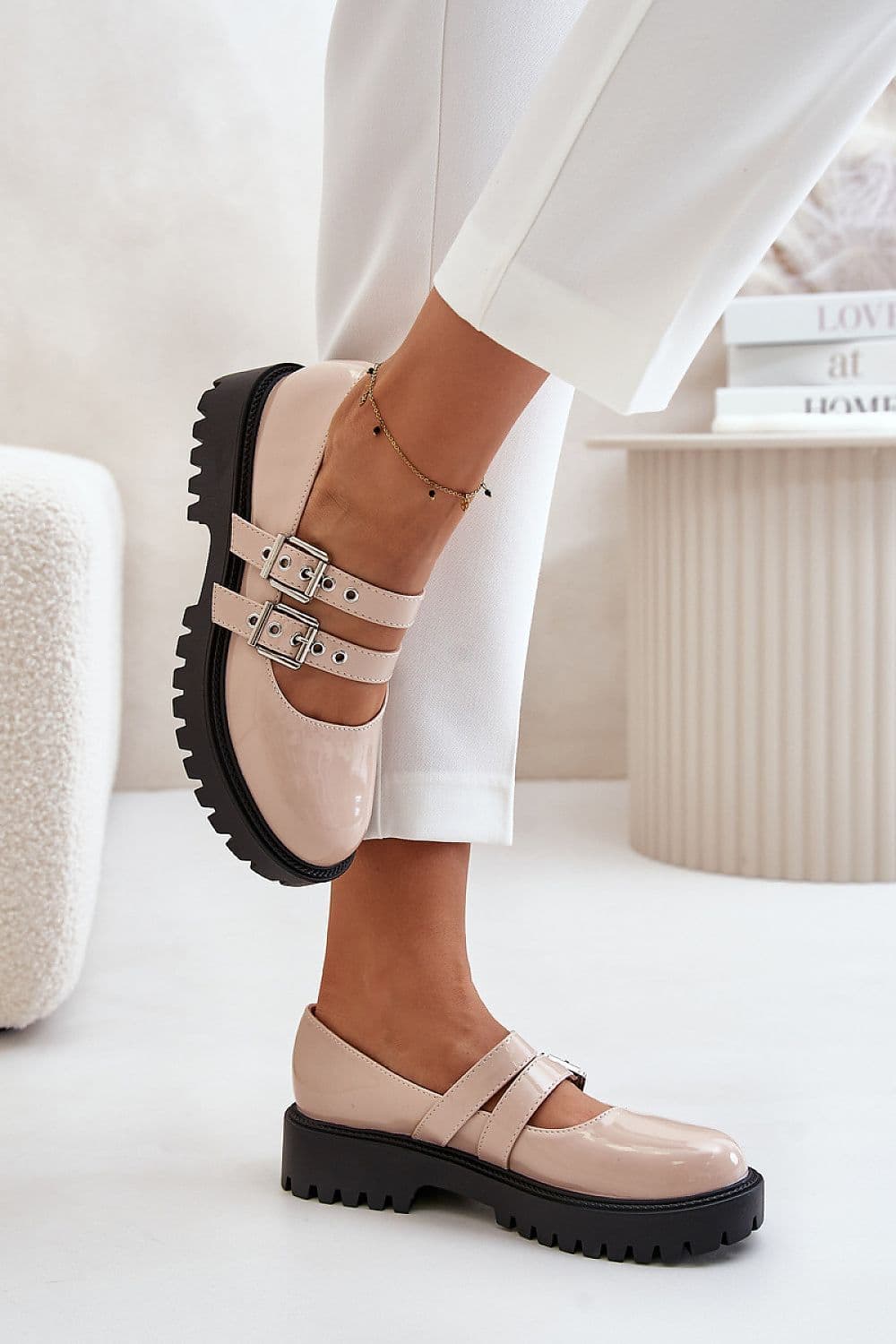 image-Low Shoes Step in style