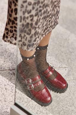 image-Low Shoes Step in style