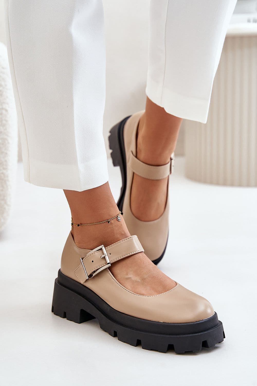 image-Low Shoes Step in style