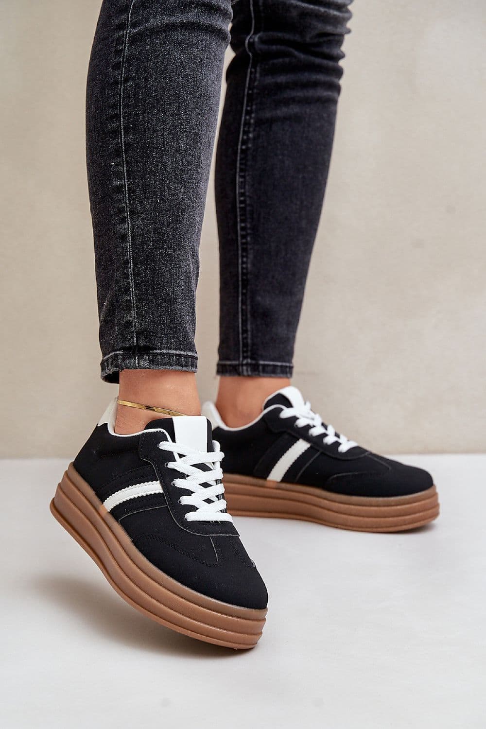 image-Sport Shoes Step in style