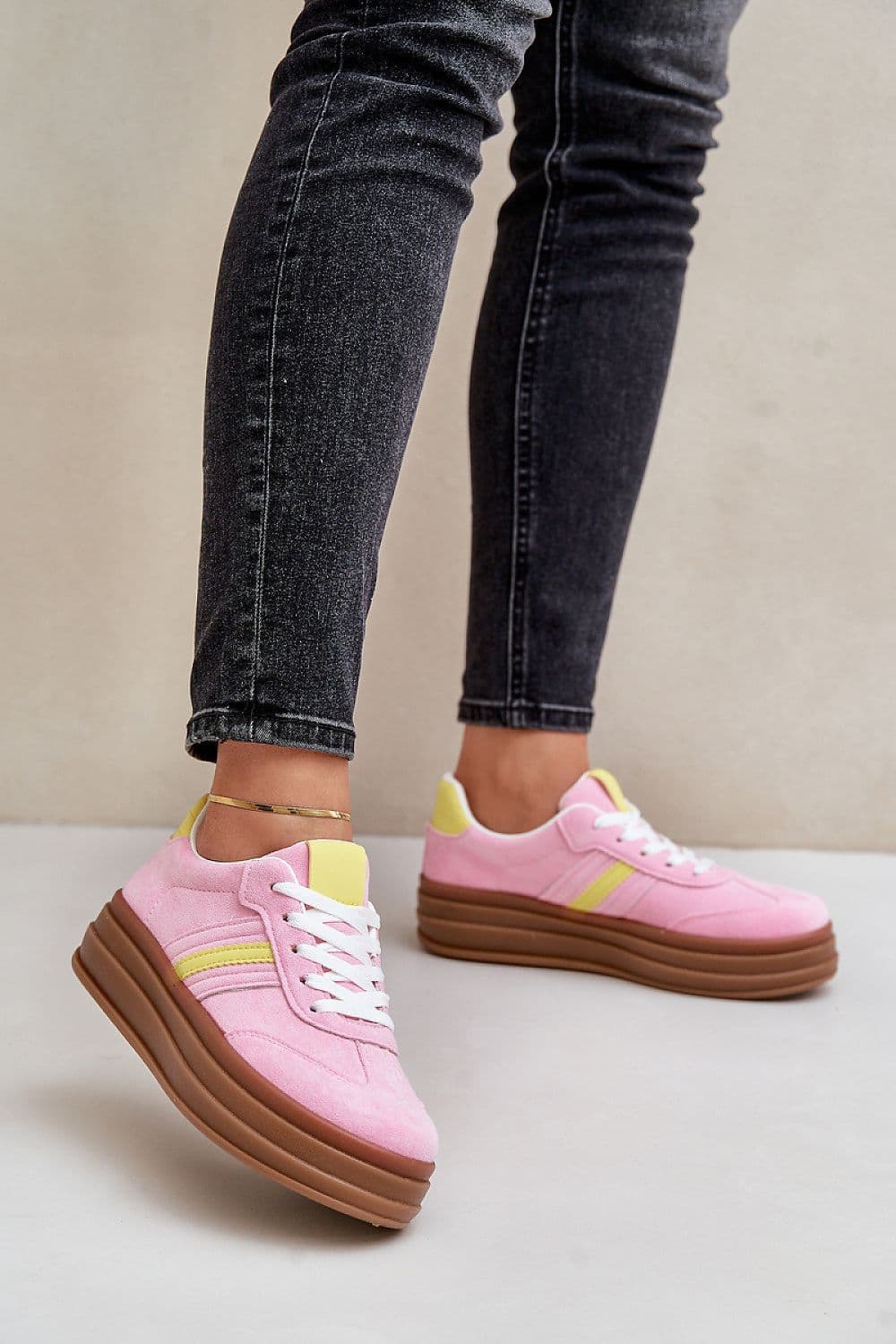 image-Sport Shoes Step in style