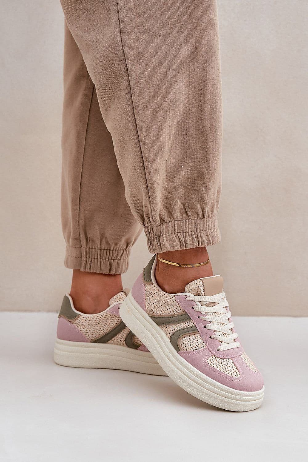 image-Sport Shoes Step in style