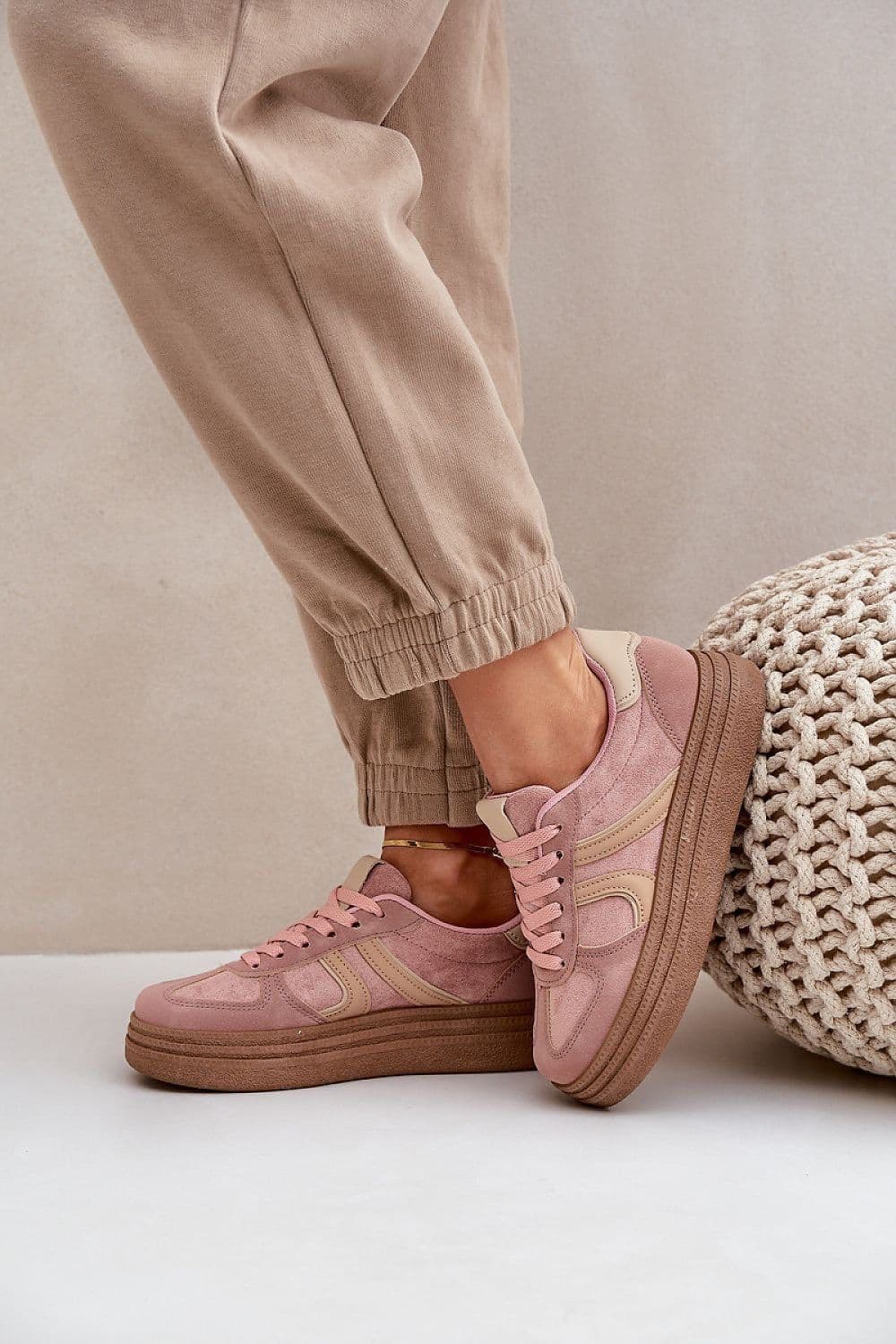 image-Sport Shoes Step in style