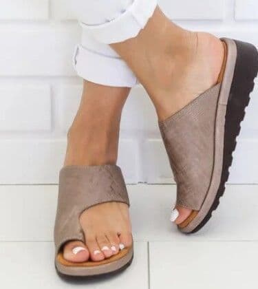 image-Women Slippers Flat Sole Casual Soft Big Toe Foot Sandal