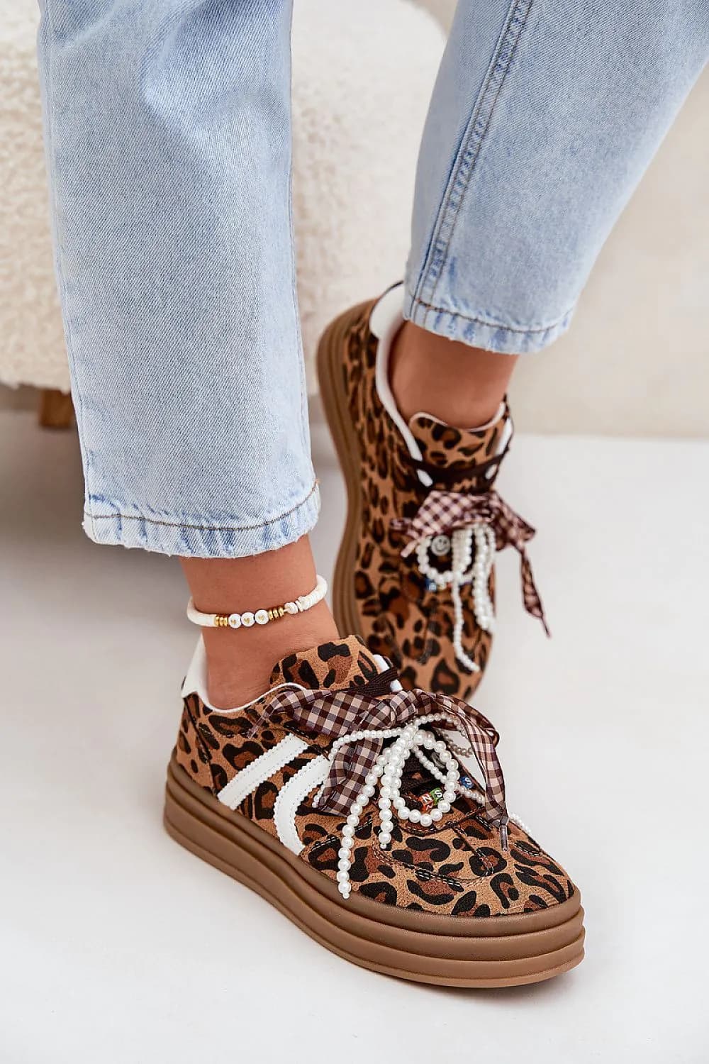 image-Sport Shoes Step in style
