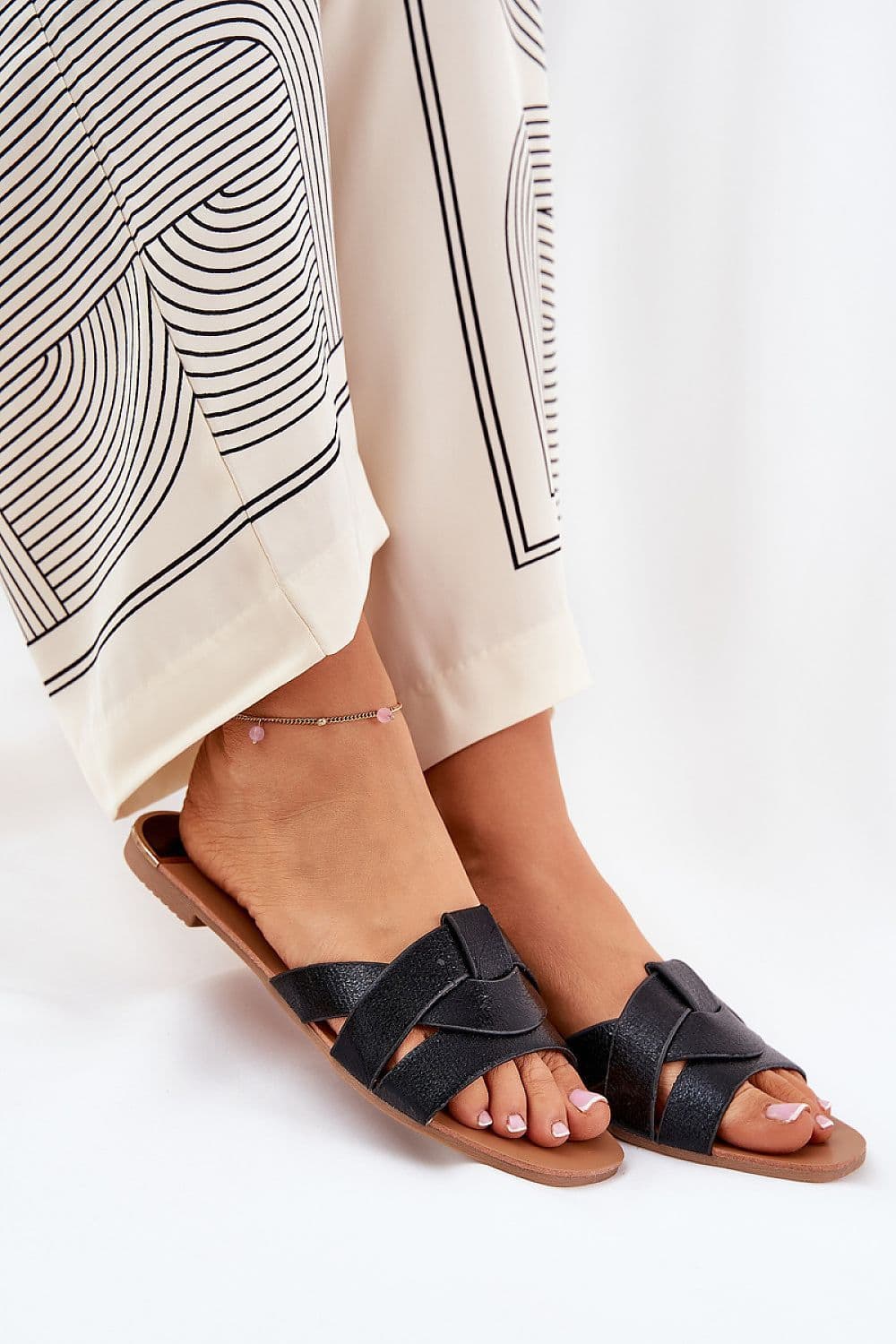 image-Flip-flops Step in style