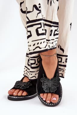 image-Sandals Step in style
