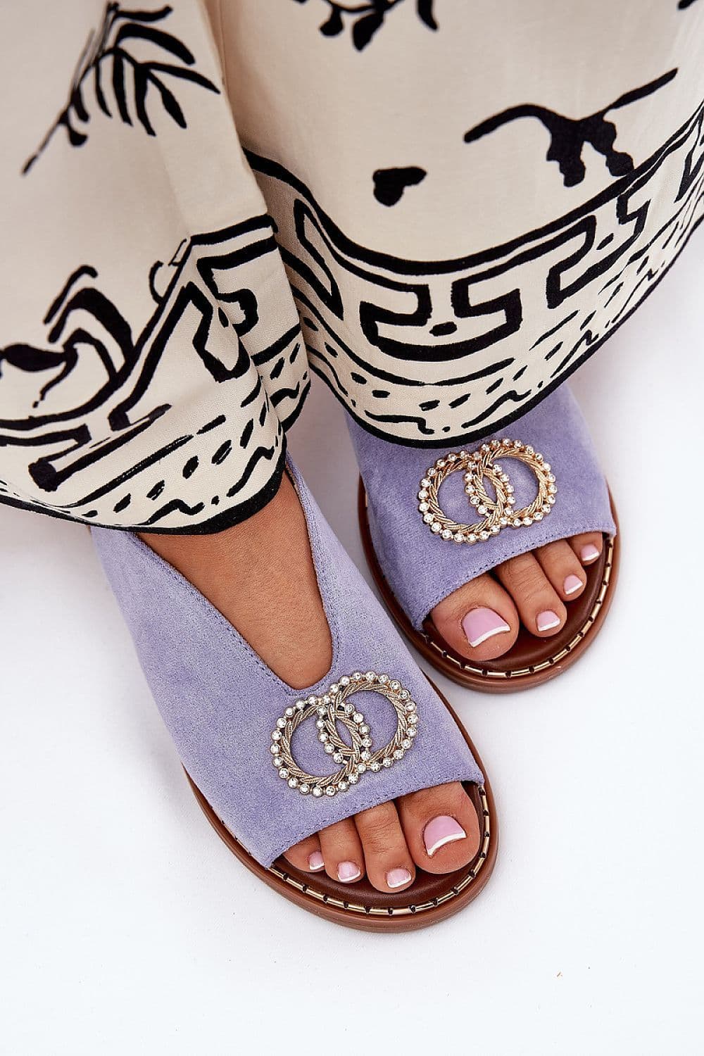 image-Sandals Step in style