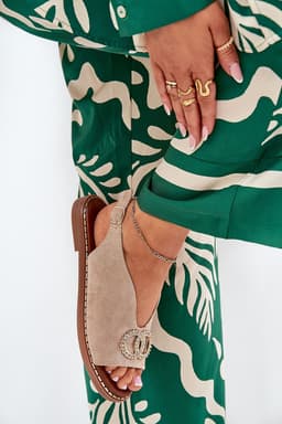 image-Sandals Step in style