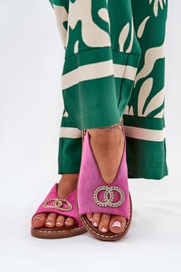 image-Sandals Step in style