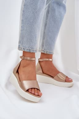 image-Buskin Step in style