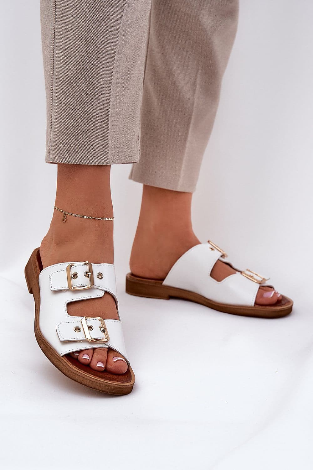 image-Flip-flops Step in style