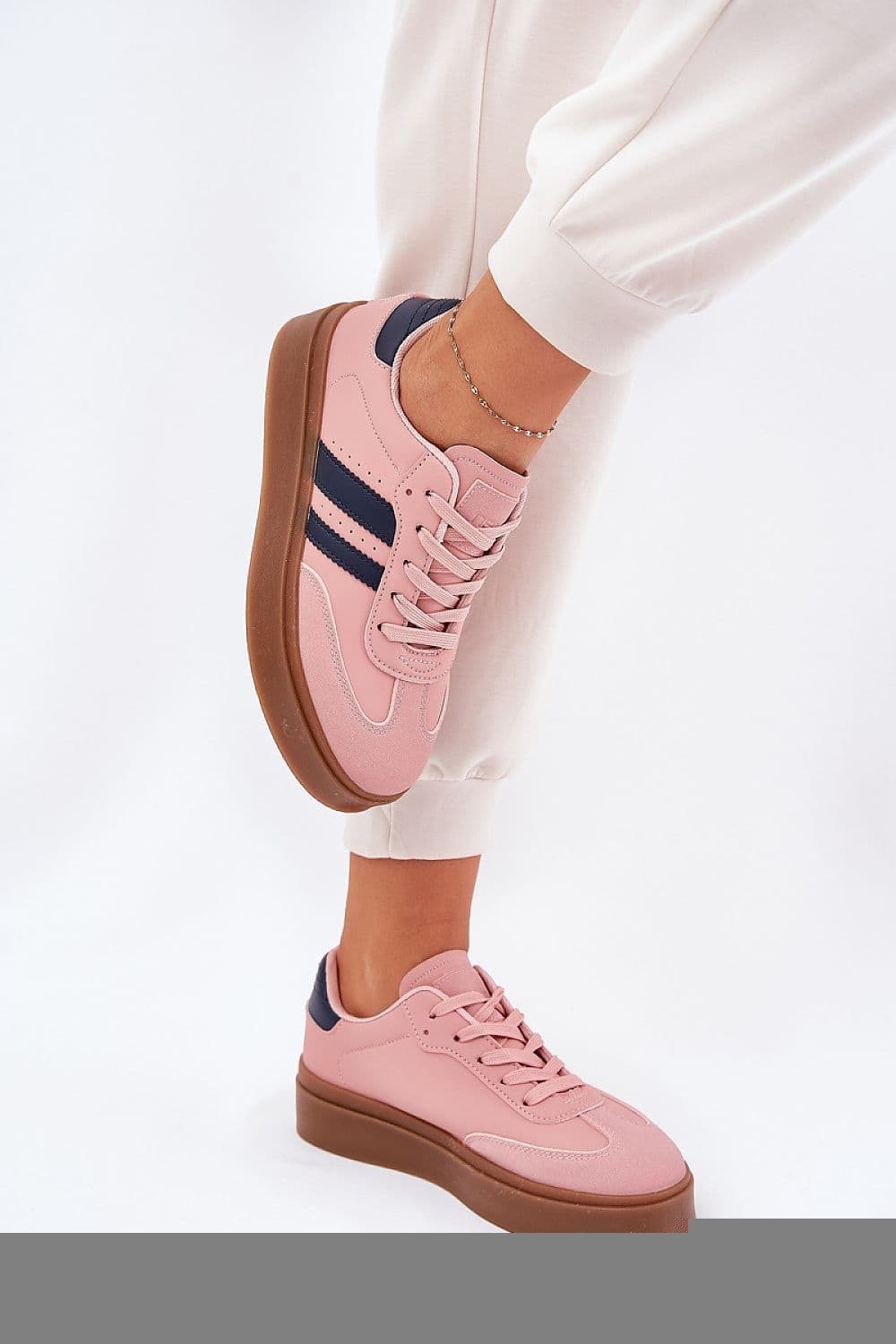 image-Sport Shoes Step in style