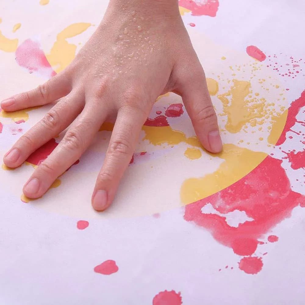 image-Color-changing bath mat Halloween foot mats Bloody bathroom color-changing floor mats turn red in water