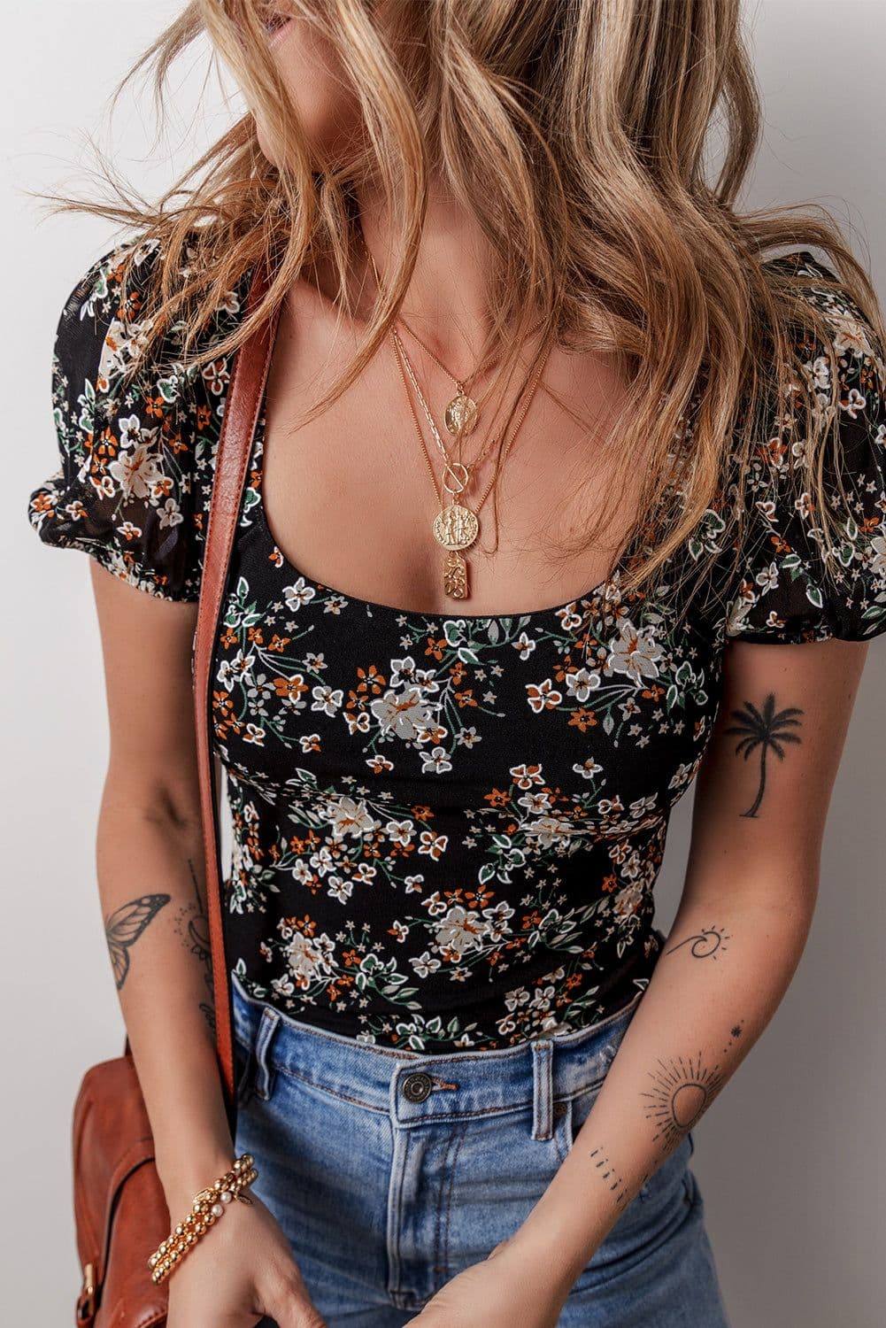image-Black Floral Print U Neck Short Puff Sleeve Bodysuit