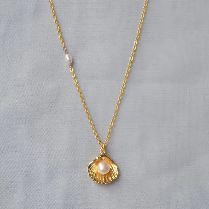 image-Golden Shell Pearl Pendant Necklace - Brass Gold-Plated Fashion (65 characters)