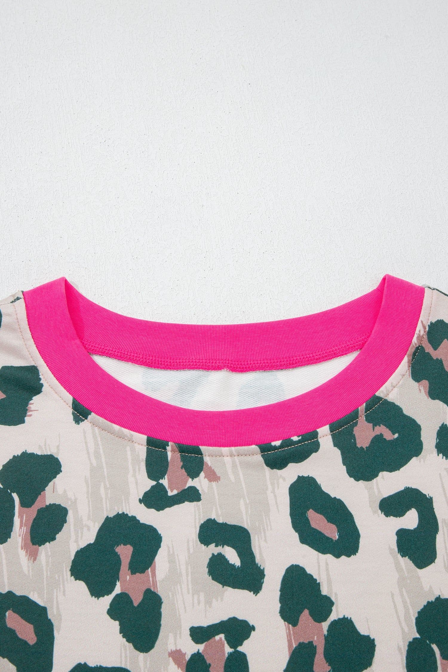 image-Brown Unique Leopard Print Contrast Trim Top Loose 2pcs Short Set