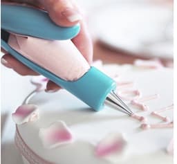 image-Factory direct face master cake decorating set flower gun cake cream decorating mouth flower bag tool