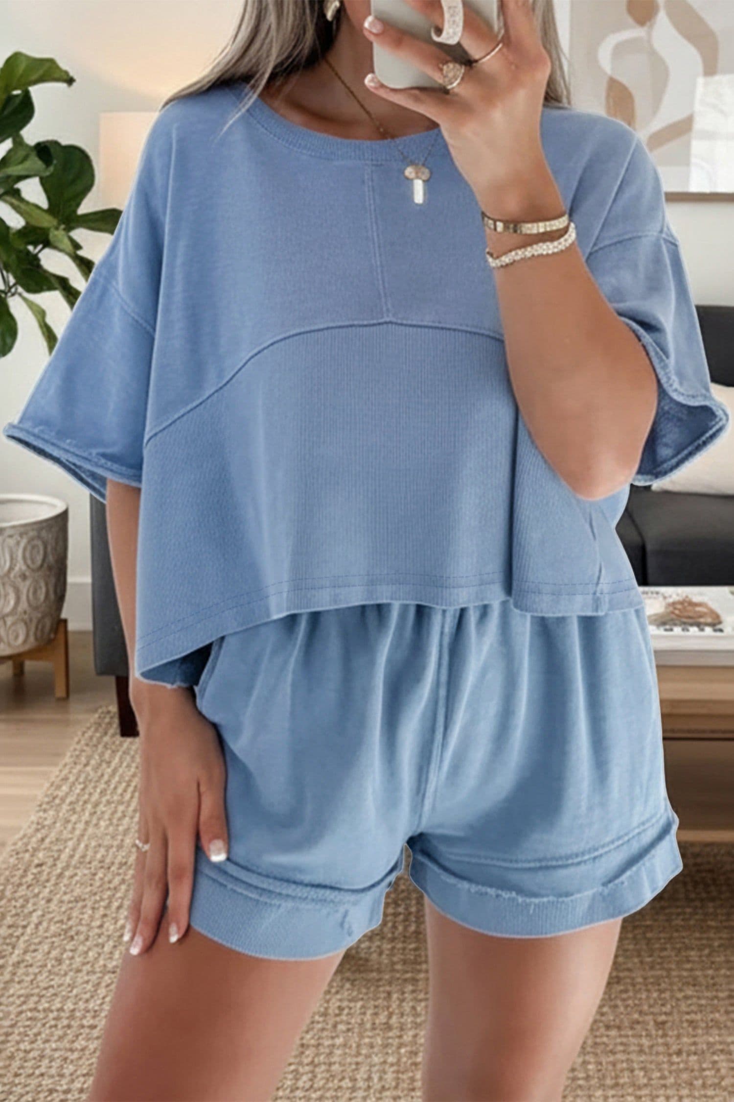 image-Jet Stream Solid Color Contrast Textured Patchwork Raw Edge 2pcs Short Set