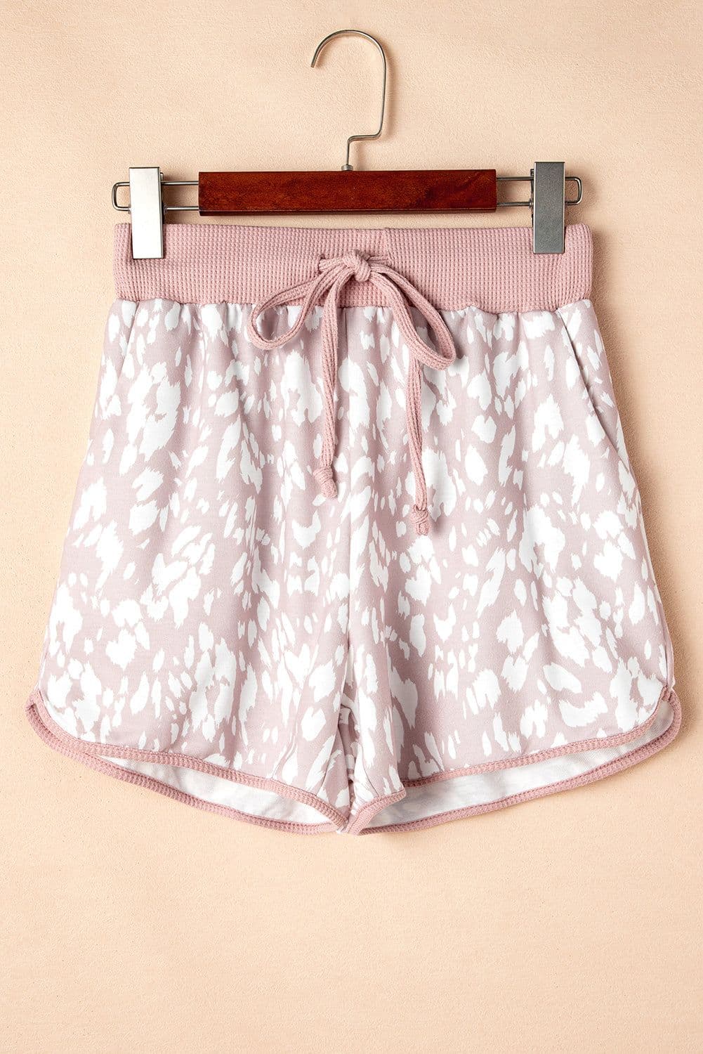 image-Khaki Leopard Shorts Arched Hem Elastic Waist