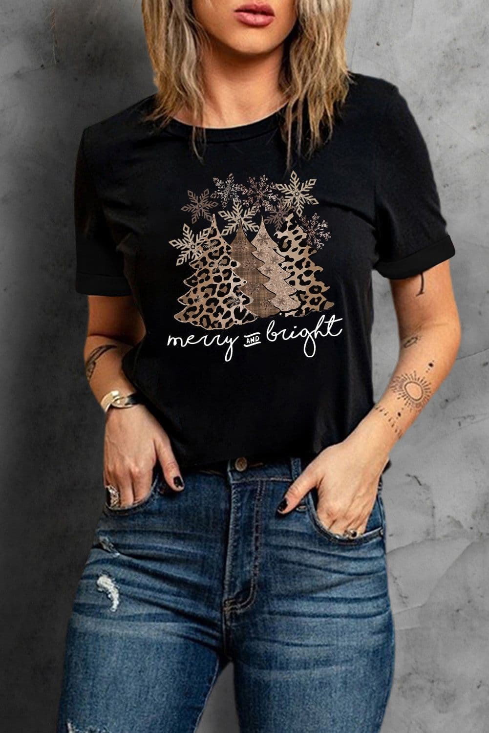 image-Black Leopard Christmas Tree Graphic Crew Neck T-Shirt
