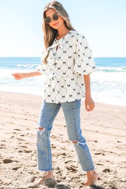 image-White Bowknot Blouse Bubble Sleeve Front Knots