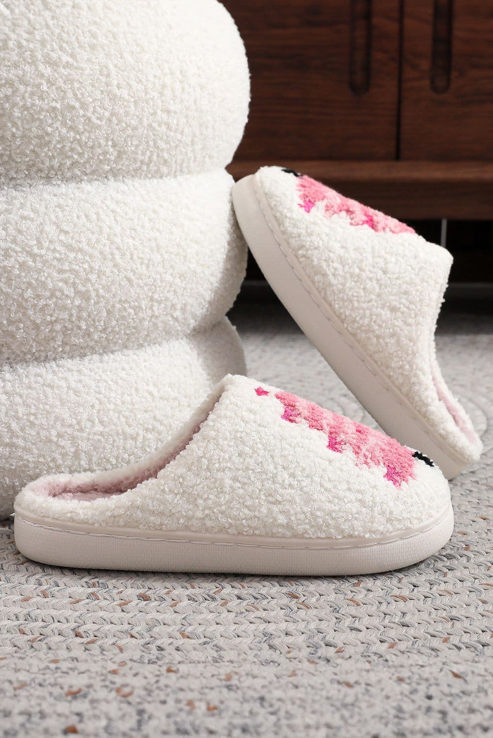 image-White Plush Christmas Tree Slippers Contrast Liner