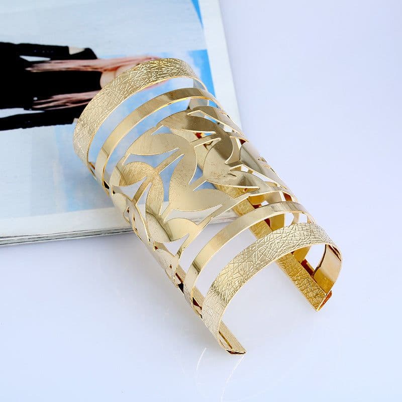 image-Fashion European and American Style Punk Cuff Bracelet Wide Face Hollow Metal Bracelet Metal Exaggerated Bracelet Armband