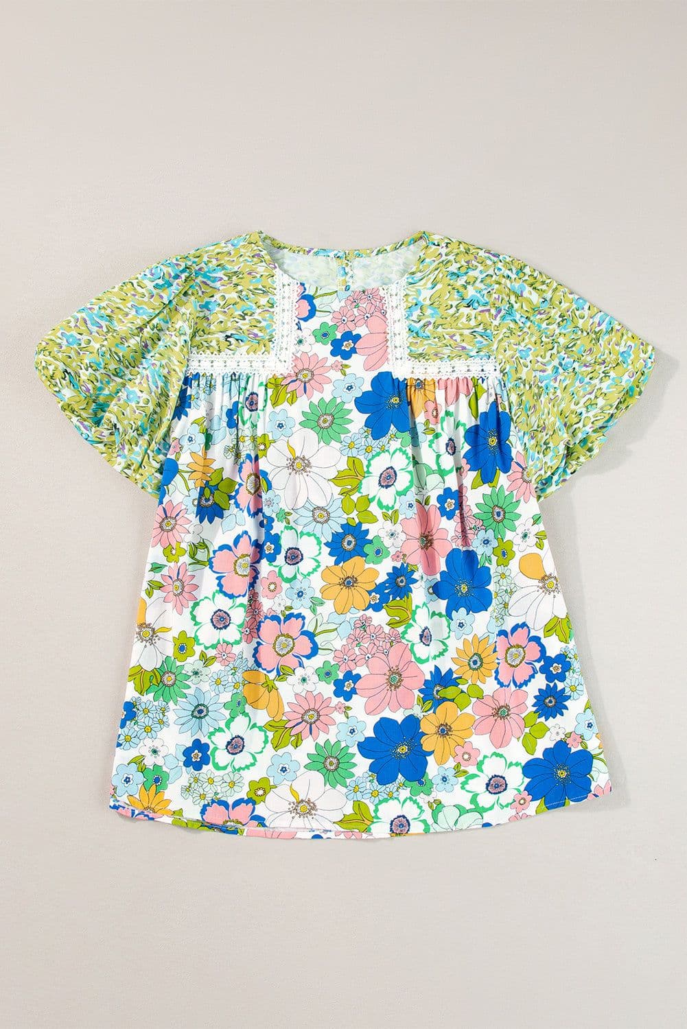 image-Green Bubble Sleeve Lace Trim Floral Blouse
