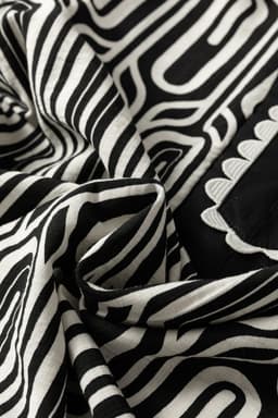 image-Black Geometric Print Contrast Scallop Color Block Patchwork Short Sleeve Blouse