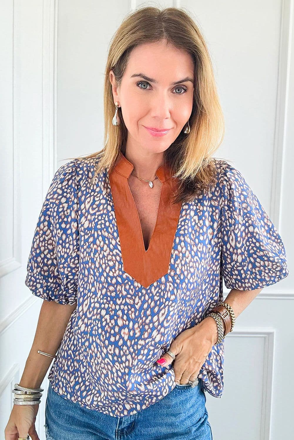 image-Ashleigh Blue Leopard Print V-Neck Puff Sleeve Shirt