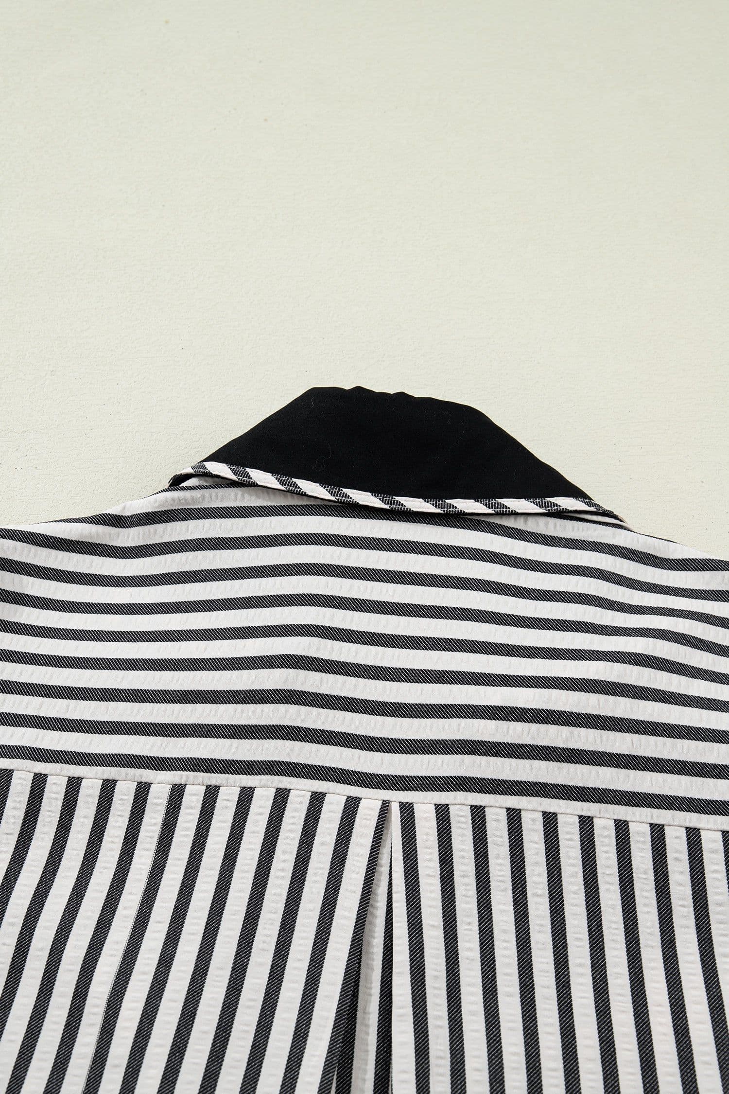 image-Green Stripe Collared Split Neck Bubble Sleeve Blouse