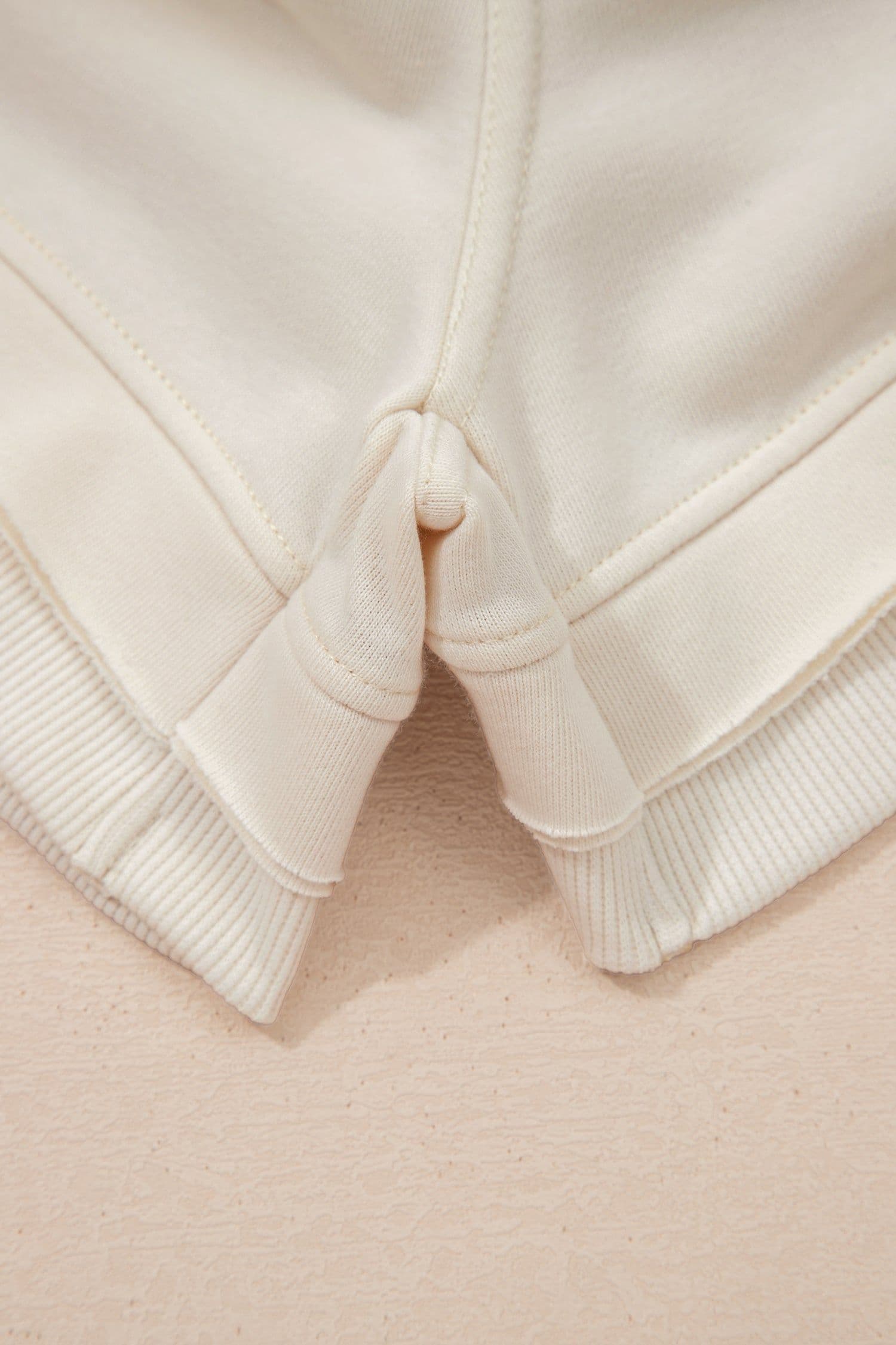 image-Jet Stream Solid Color Contrast Textured Patchwork Raw Edge 2pcs Short Set