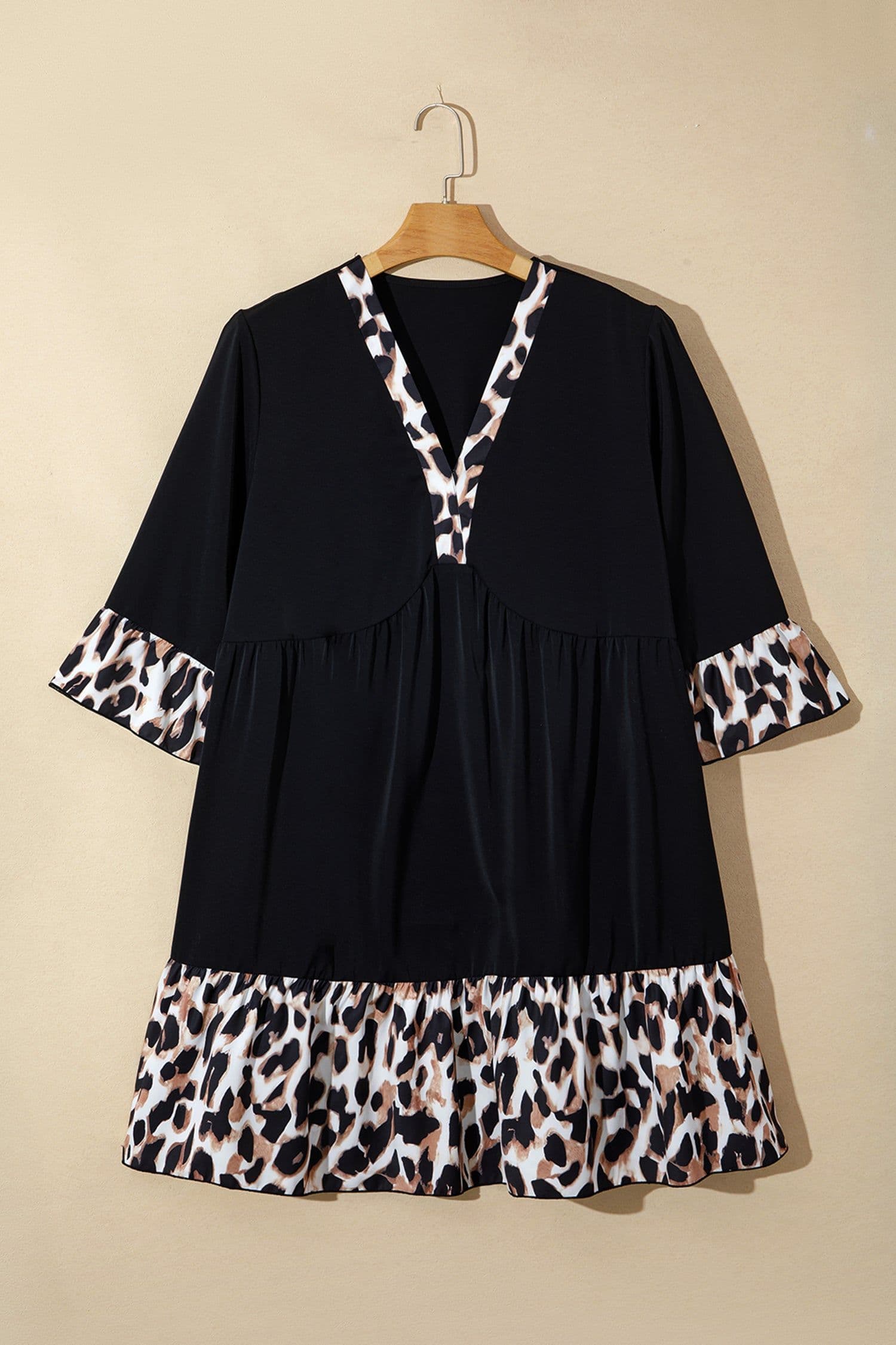 image-Black Plus Size Leopard Patchwork V-Neck Dress