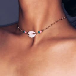 image-European and American cross-border jewelry Simple ethnic style shell necklace for women Personality and versatile contrasting color bead handmade necklace