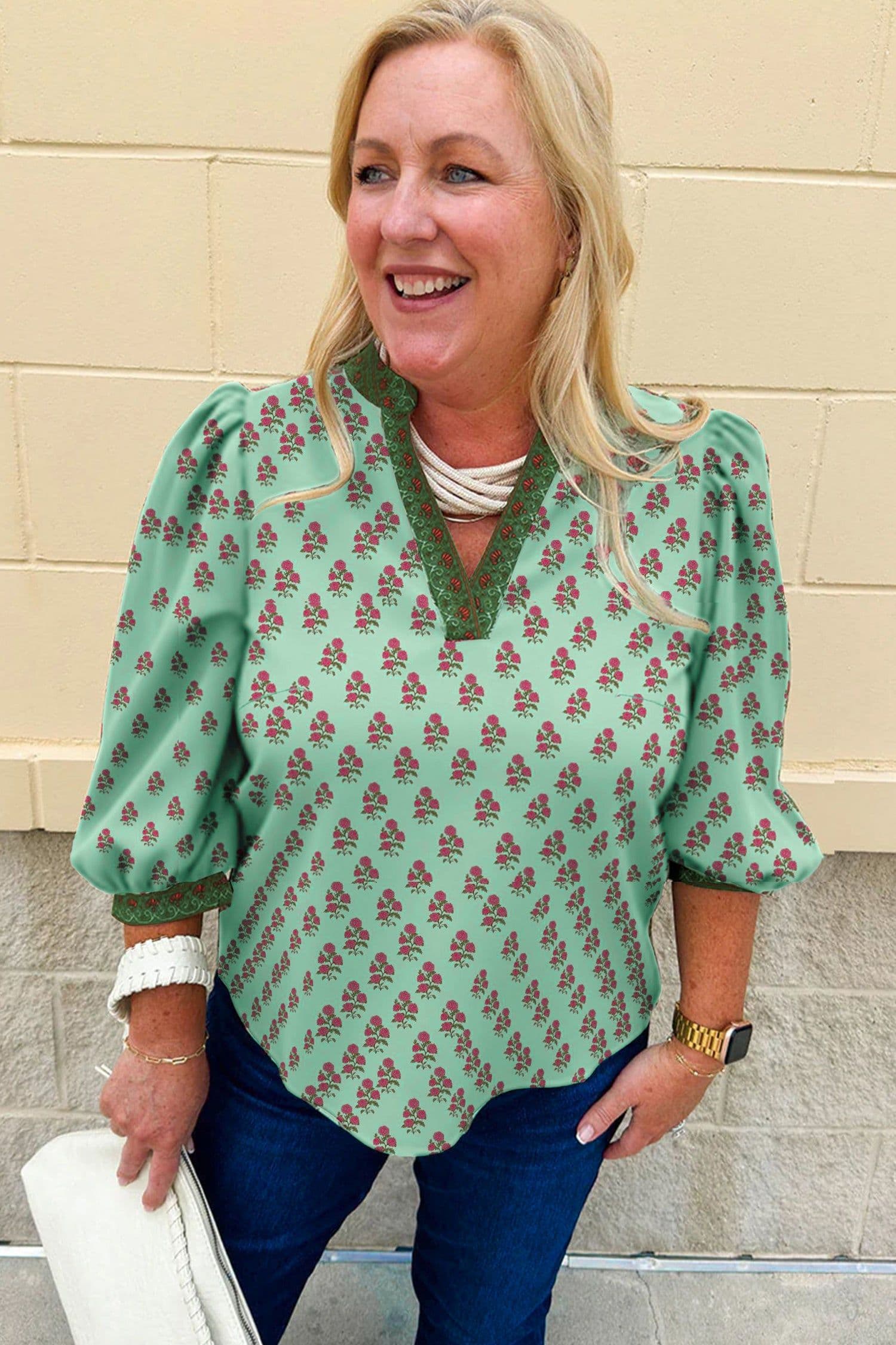 image-Green Plus Size Floral Print V-Neck Blouse