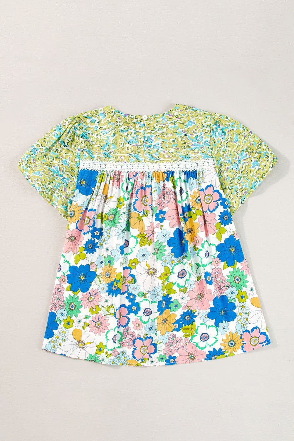 image-Green Bubble Sleeve Lace Trim Floral Blouse