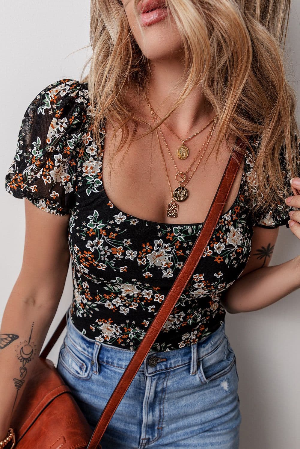 image-Black Floral Print U Neck Short Puff Sleeve Bodysuit