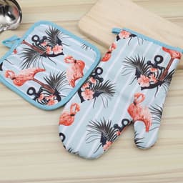 image-Creative Anti-hot Gloves Heat Proof Mat Microwave Oven Kitchen Gloves Placemat Two-piece Set