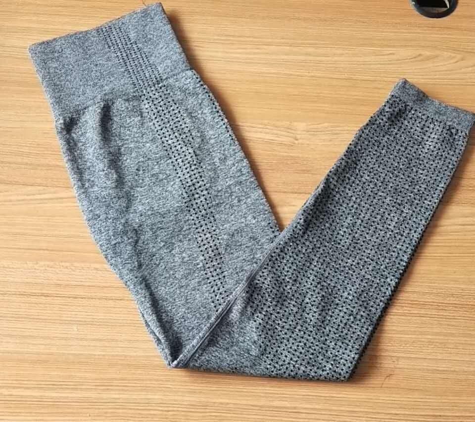 image-AliExpress wish Amazon Small dot jacquard seamless nine-point pants fitness pants hips and belly pants