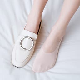 image-In summer, you can cut any seamless silk feeling one-piece boat socks. Wholesale three-dimensional and silicone ice silk invisible socks