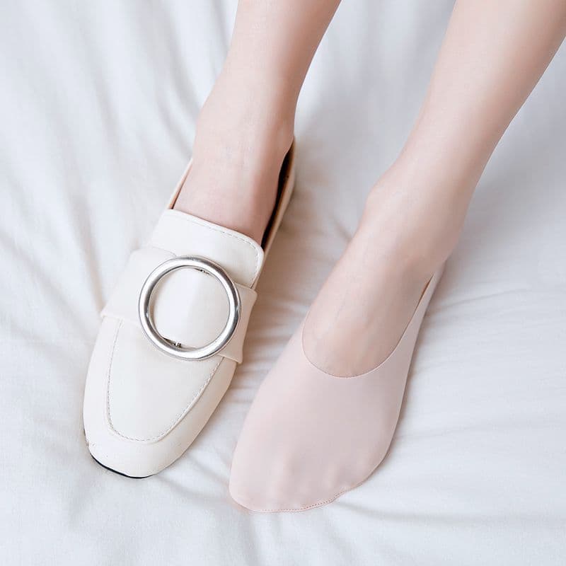 image-In summer, you can cut any seamless silk feeling one-piece boat socks. Wholesale three-dimensional and silicone ice silk invisible socks
