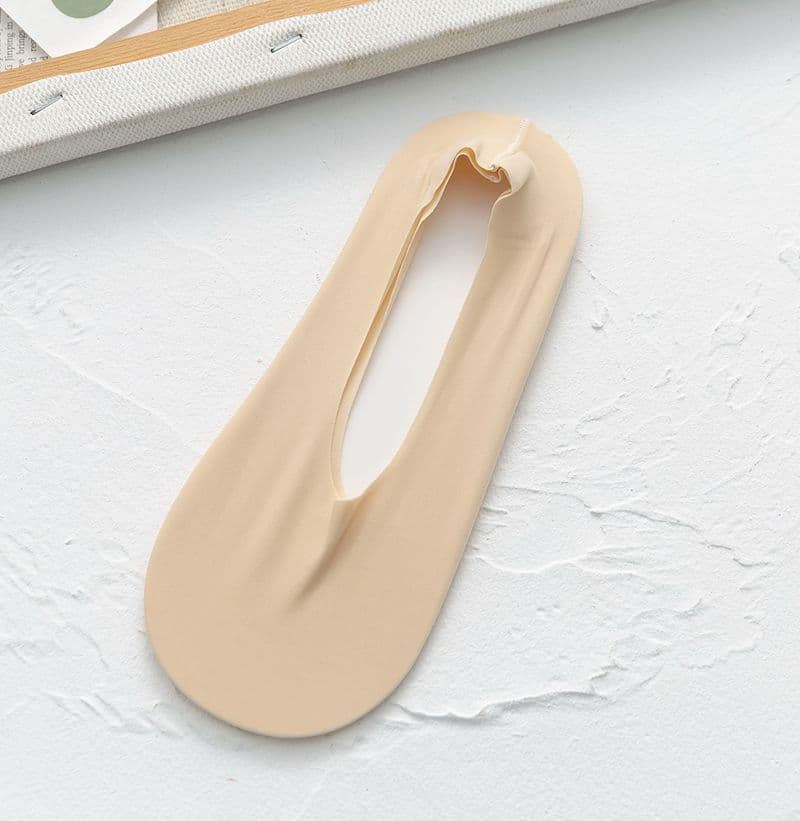 image-In summer, you can cut any seamless silk feeling one-piece boat socks. Wholesale three-dimensional and silicone ice silk invisible socks