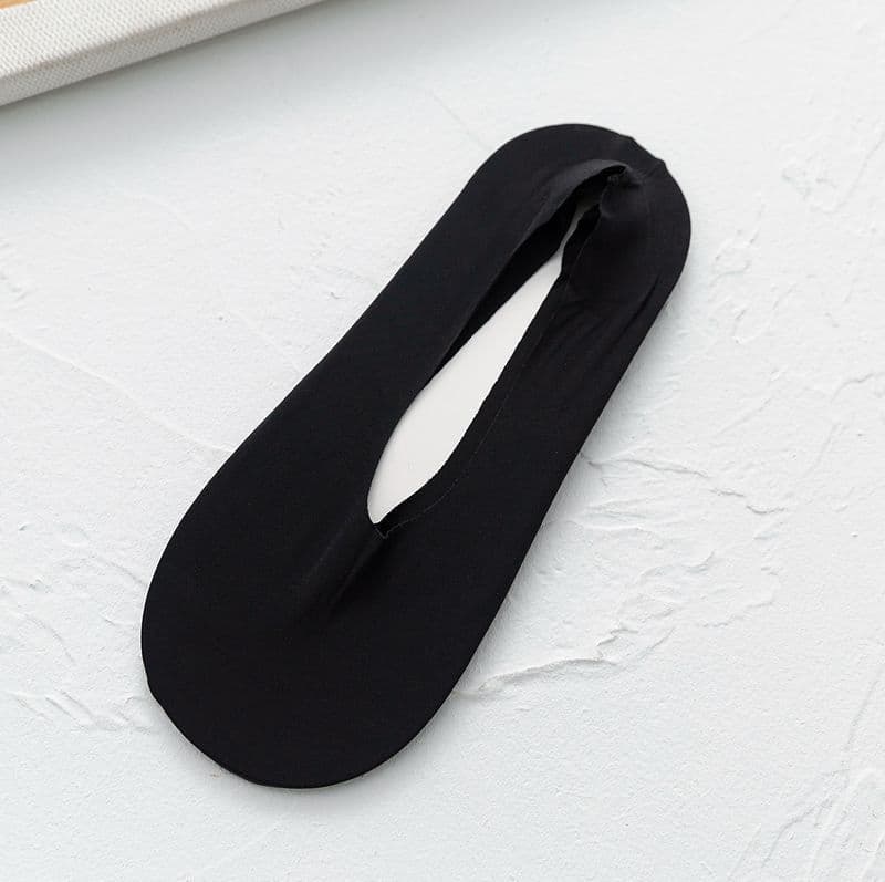 image-In summer, you can cut any seamless silk feeling one-piece boat socks. Wholesale three-dimensional and silicone ice silk invisible socks