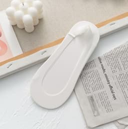 image-In summer, you can cut any seamless silk feeling one-piece boat socks. Wholesale three-dimensional and silicone ice silk invisible socks