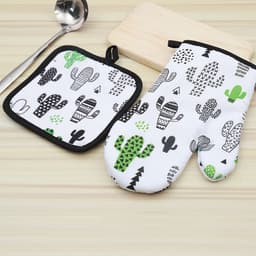 image-Creative Anti-hot Gloves Heat Proof Mat Microwave Oven Kitchen Gloves Placemat Two-piece Set
