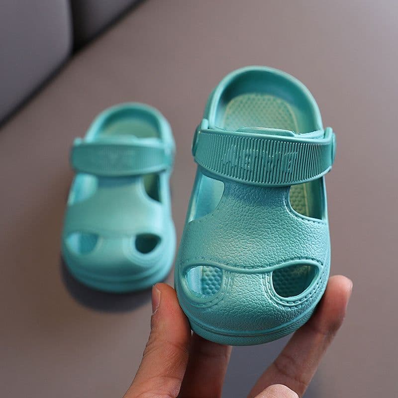 image-Children's hole shoes, summer boys, baby soft-soled beach shoes, baby girls, cartoon children's sandals and slippers wholesale