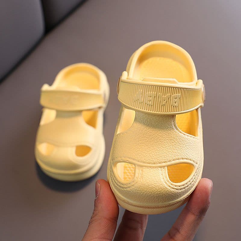 image-Children's hole shoes, summer boys, baby soft-soled beach shoes, baby girls, cartoon children's sandals and slippers wholesale