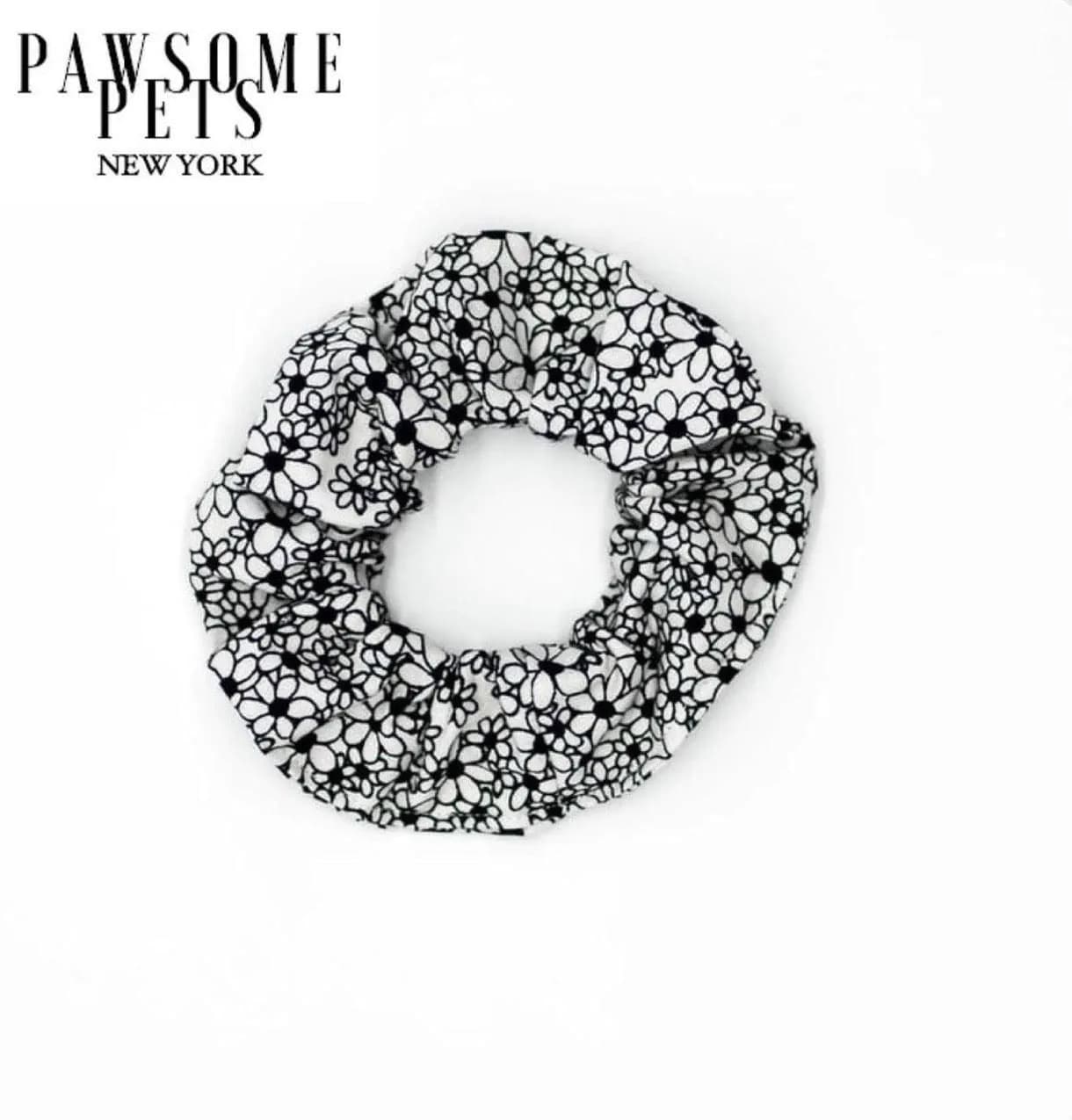 image-SCRUNCHIES - BLACK AND WHITE FLORAL