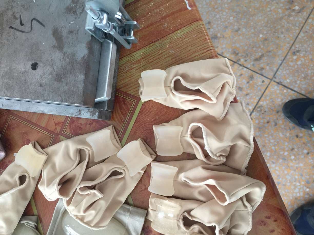image-Factory direct supply thumb hallux valgus corrector external rubber block socks toe separator